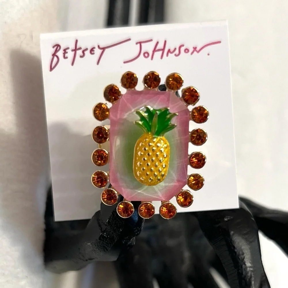 🍍BETSEY JOHNSON Backyard Pineapple Crystal Frame Cocktail Stretch Ring🍍NWT